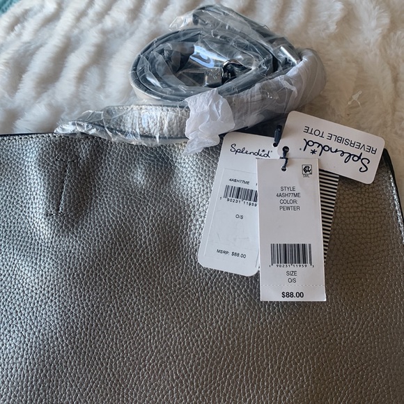 NWT Splendid Reversible Tote Pewter/blue& white inside magnetic closure - Picture 3 of 8